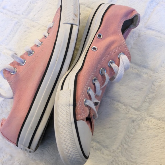 Converse Shoes - Pink Converse Womens 8 low Chuck Taylor Classic